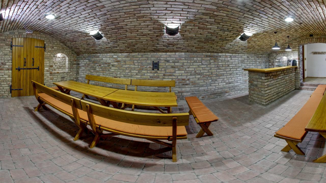 Penzion Kratochvil Dolní Dunajovice Buitenkant foto