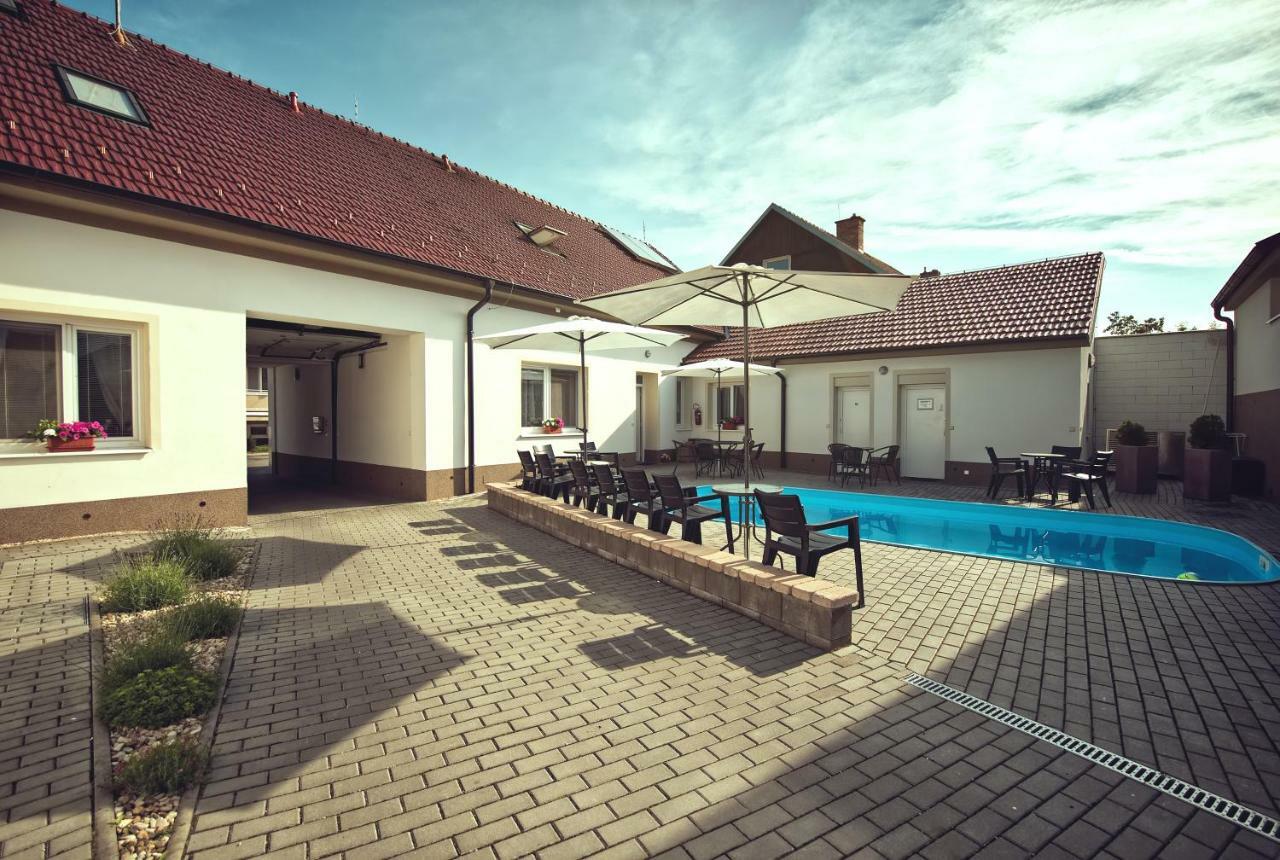 Penzion Kratochvil Dolní Dunajovice Buitenkant foto