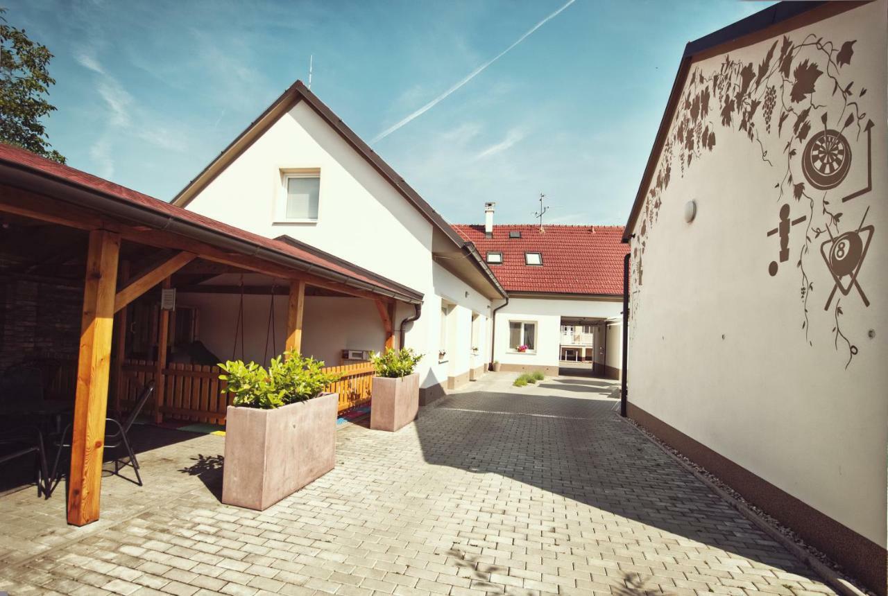 Penzion Kratochvil Dolní Dunajovice Buitenkant foto